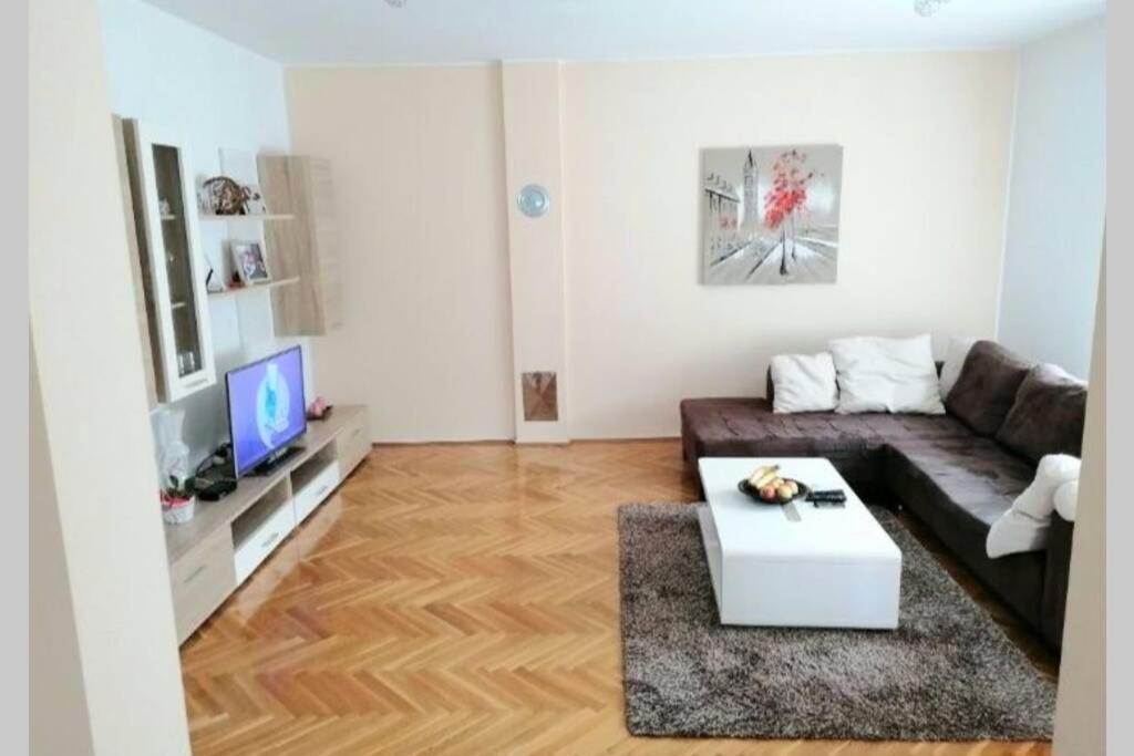 Apartment Zorika Near The Beach 普拉 外观 照片